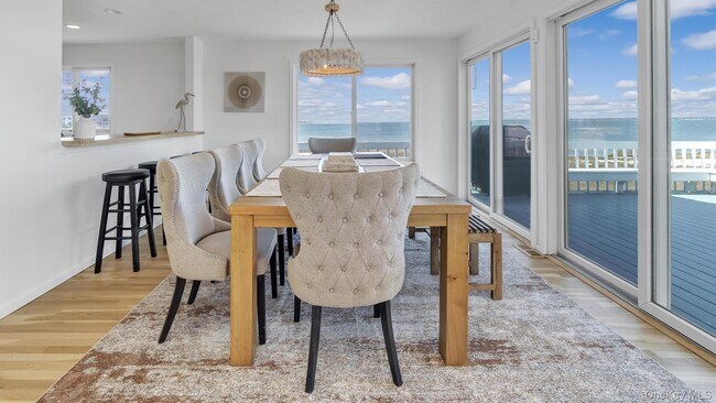 Building Photo - 552 Dune Rd