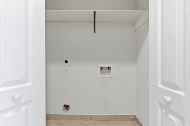 Building Photo - 408 Eichwurzel Ln