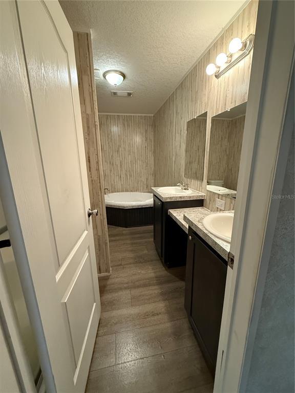 Building Photo - 861 SE 40th Pl