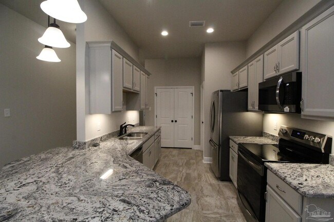 Building Photo - 8480 Beech Tree Rd