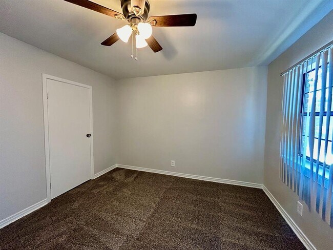 Building Photo - 3629 N MacGregor Way