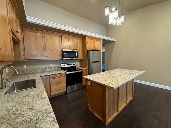 Building Photo - Brand new 3 bedroom 2 bath home in 55+ Com...