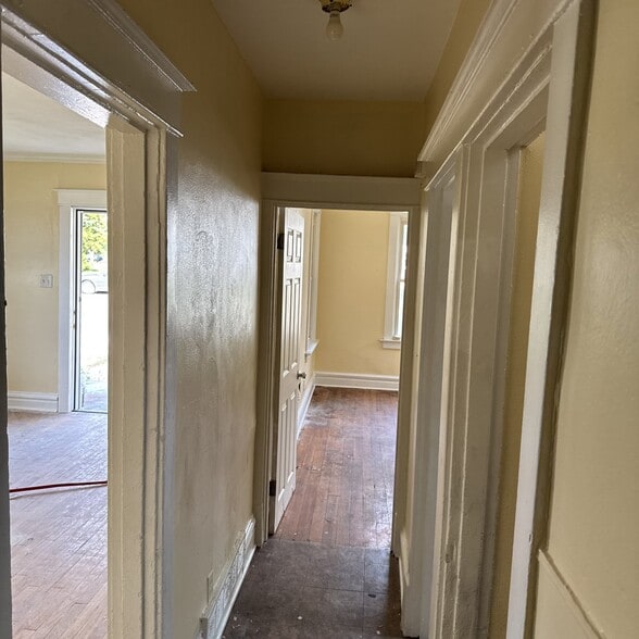 Building Photo - 5349 Janet Ave