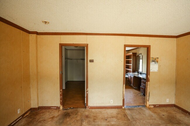 Building Photo - 120 Aker Holt Rd