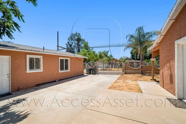 Building Photo - Lovely 3 Bed/3 Bath Home In Quail Valley!