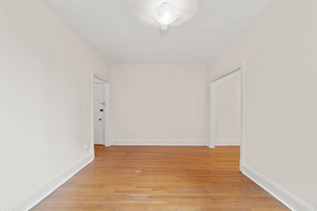 Building Photo - Adams Morgan Condo | Studio | 1 Bath | 300 Sf