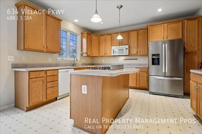 Building Photo - 634 Village Pkwy