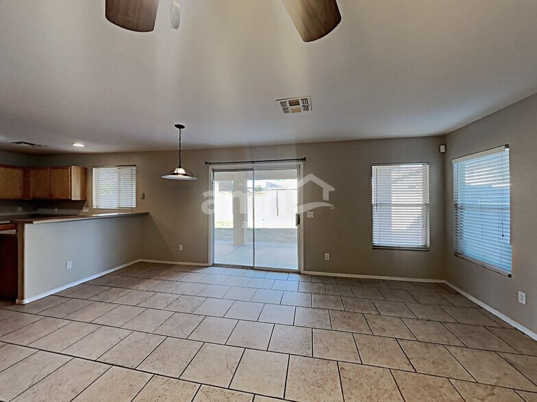 Building Photo - 11940 W Charter Oak Rd