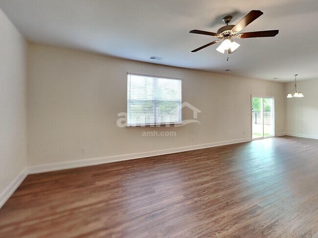 Building Photo - 4300 Spregan Way