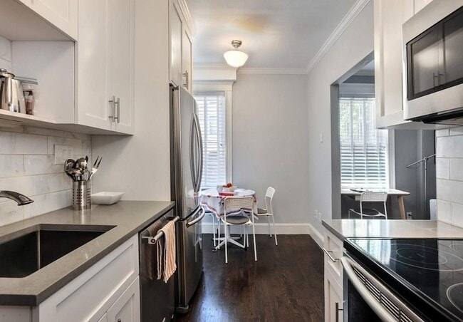 Building Photo - 4 Washington Ave