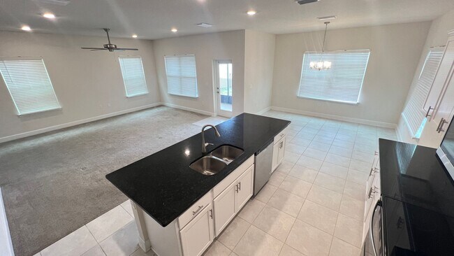 Building Photo - Beautiful Harmony Central Water Front Home AVAILABLE NOW!