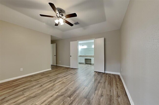Building Photo - 3912 Ashwood Dr