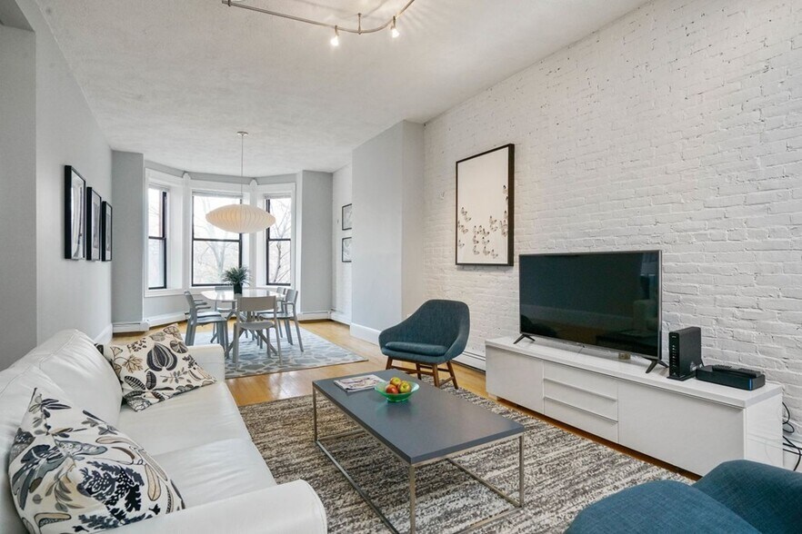 Building Photo - 74 W Rutland Sq
