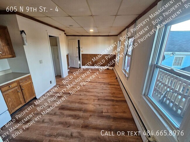 Building Photo - 605 N 9th St