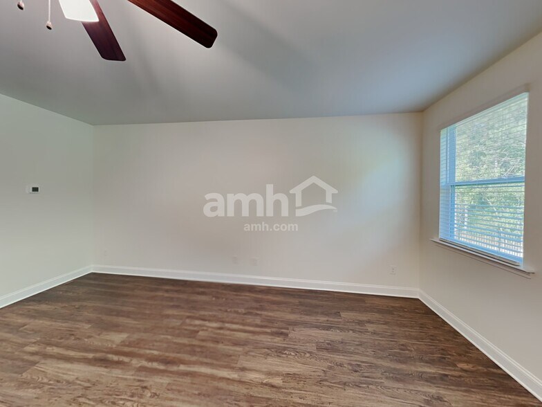 Building Photo - 6192 W Calle Lingo