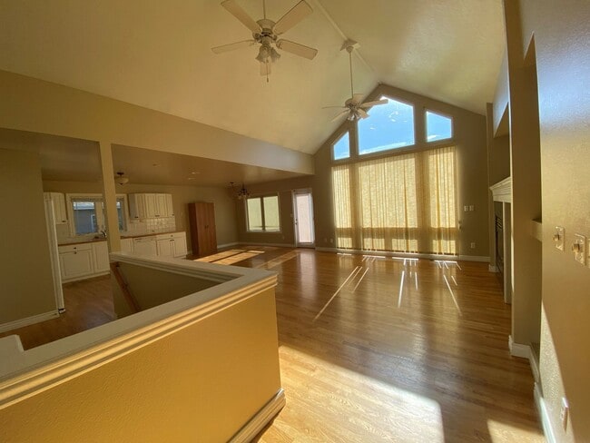 Building Photo - 322 N 50th Ave