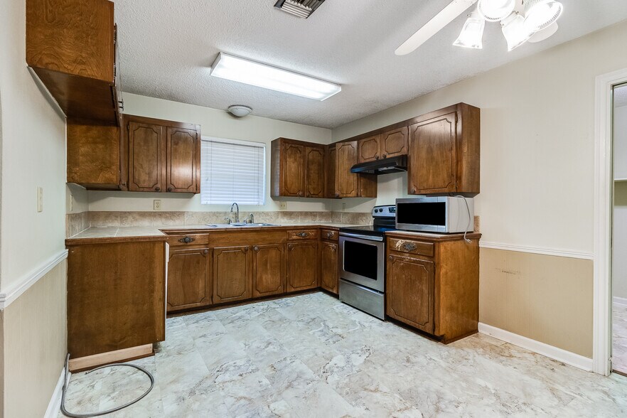 Building Photo - 314 San Carlos Cir