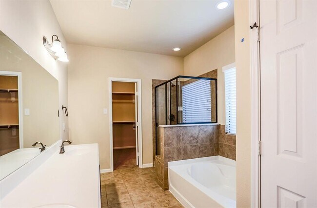 Building Photo - 2507 Grey Reef Dr