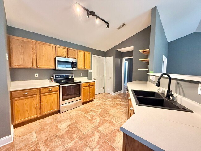 Building Photo - 1105 Mercer Dr