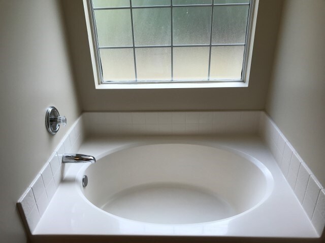 Building Photo - 223 Longleaf Cir