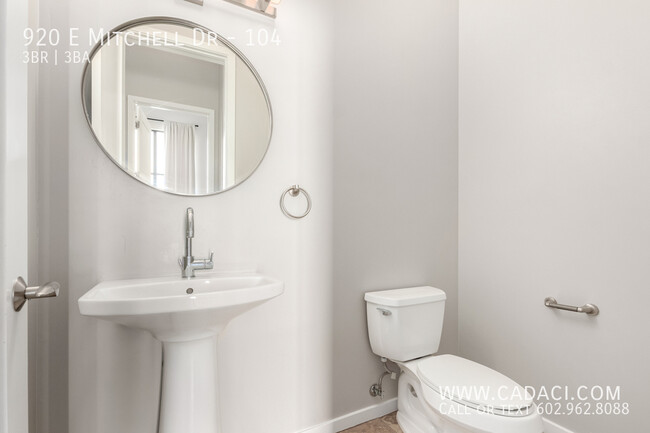 Building Photo - Mitchell Lofts 3 bed 2.5 bath Townhouse