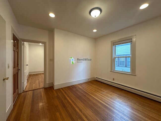 Building Photo - 333 Medford St