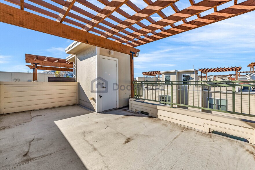 Building Photo - 1207 Beaconsfield Ln