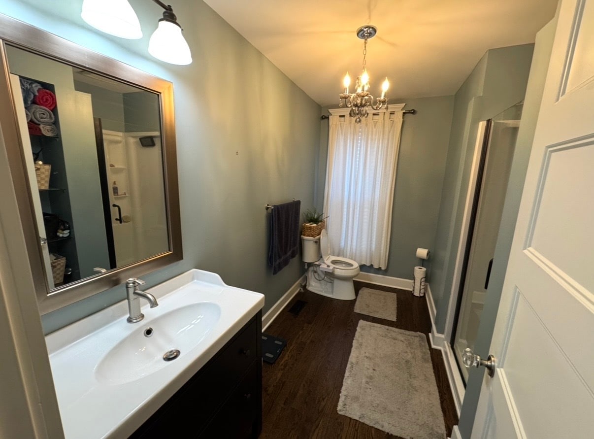 Building Photo - 3815 Bell St