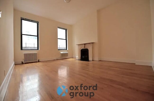 Building Photo - East 10th Street