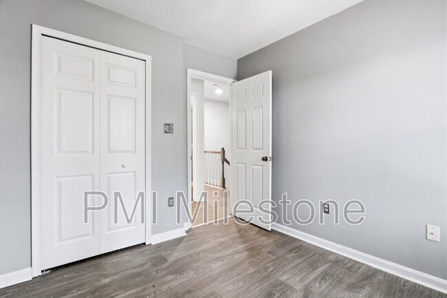 Building Photo - 6581 Ewald Ct