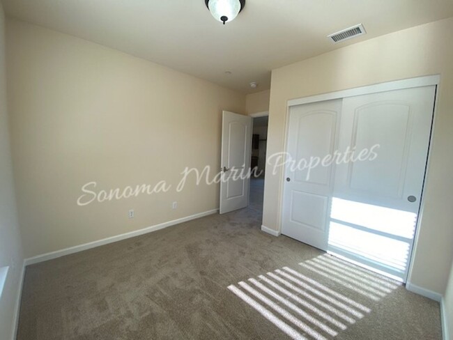 Building Photo - ~ Country Home ~ 2 Bedrooms & 2 Full Bathr...