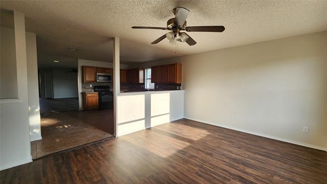 Building Photo - 2931 Marco Dr