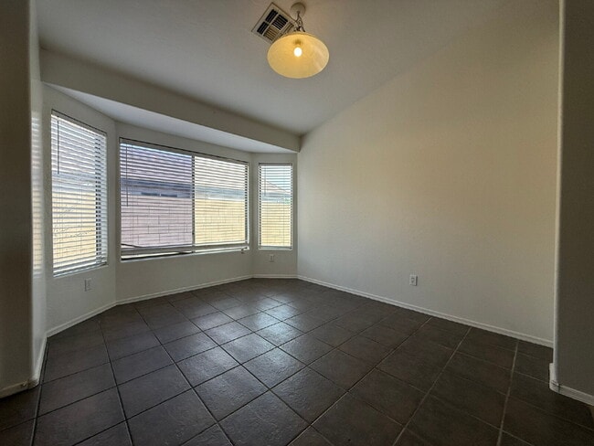 Building Photo - Spacious 4-Bedroom Home with Large Backyar...