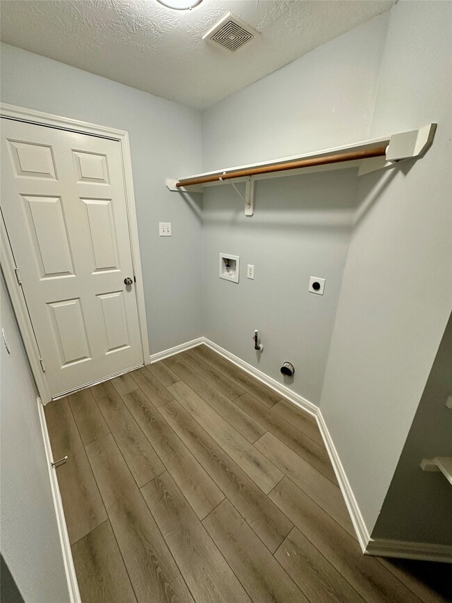 Building Photo - 8810 Barron Wood Cir E