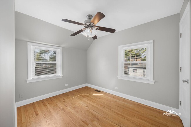 Building Photo - Perfect Single Family Home in Evergreen Park