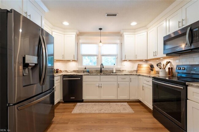 Building Photo - 820 Plainsman Ct