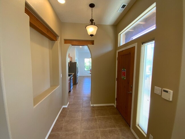 Building Photo - 3 Bedroom Single Story Home Available Near...
