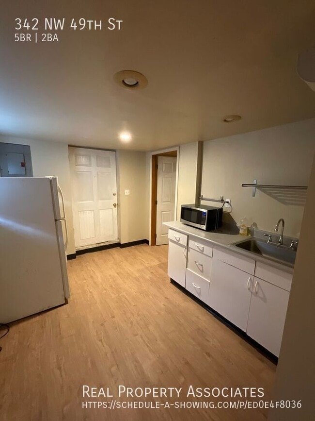 Building Photo - 342 NW 49th St