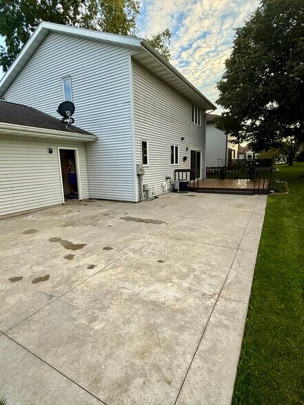 Building Photo - 500 W Mohawk Trl