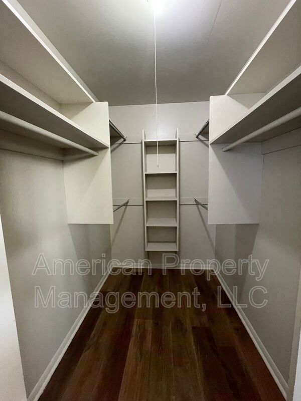 Building Photo - 7217 E 55th Pl
