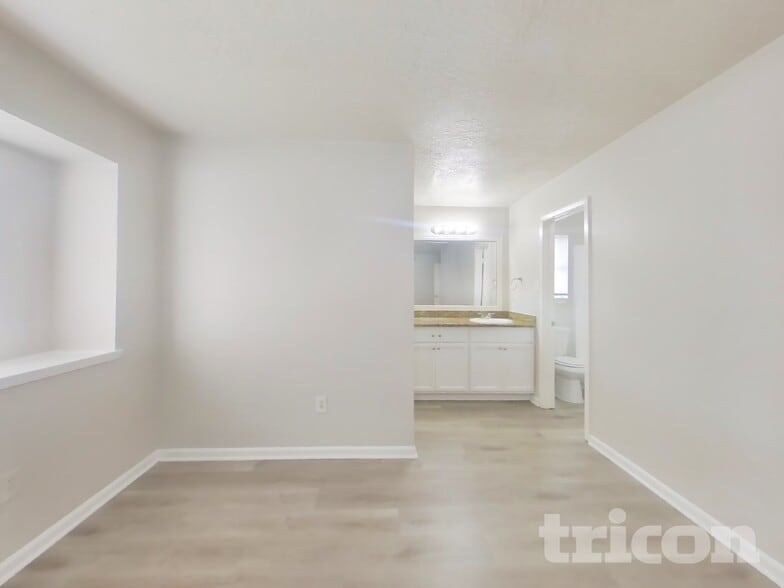 Building Photo - 1391 Tenderden Dr
