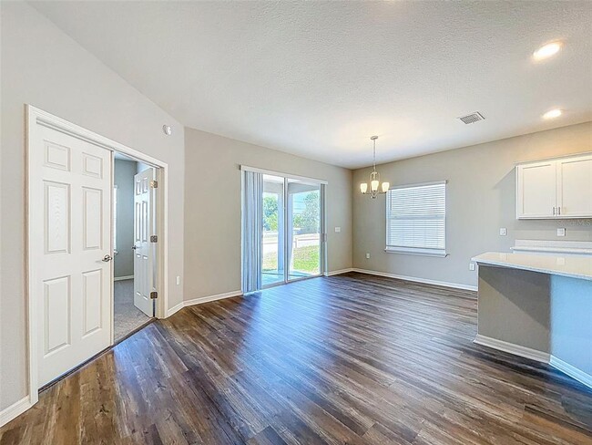 Building Photo - 1121 Mountain Flower Ln