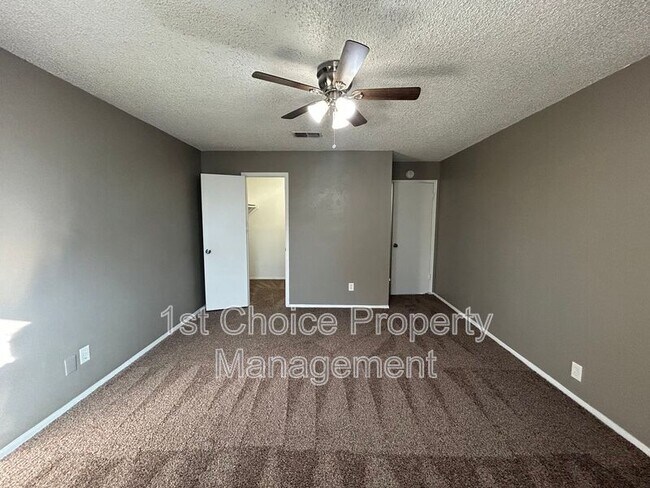 Building Photo - 625 Edwards Dr