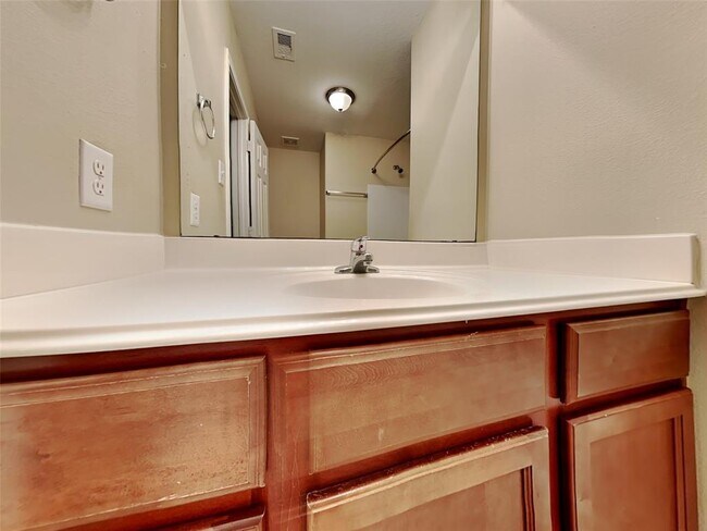 Building Photo - 10292 Stone Gate Dr