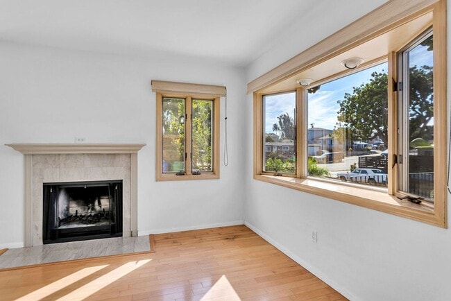 Building Photo - Great two story home in Pacific Beach close to the bay!