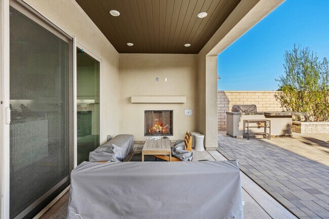 Building Photo - Beautiful 5 bedroom home in Heart of Carmel Valley