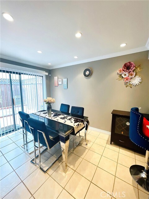 Building Photo - 12922 Royal Palm Cir
