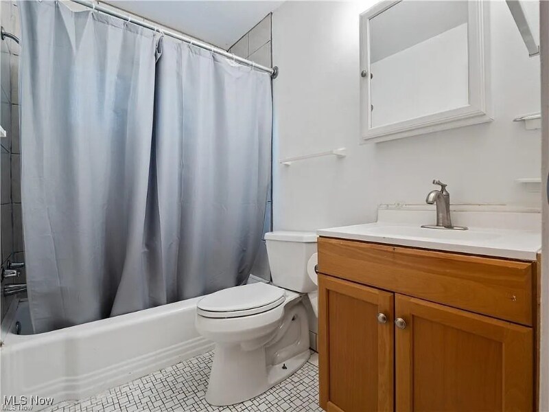 Building Photo - 194 Dalepark Dr