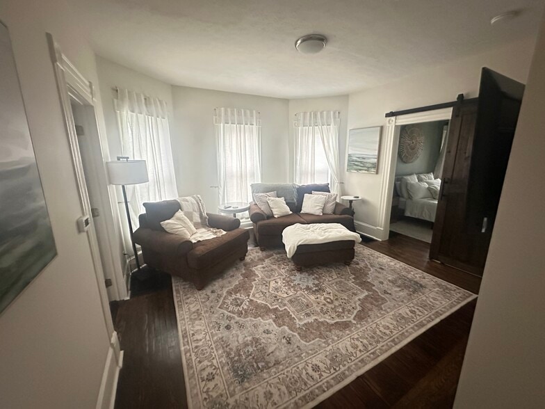 Building Photo - 47 W Gibson St