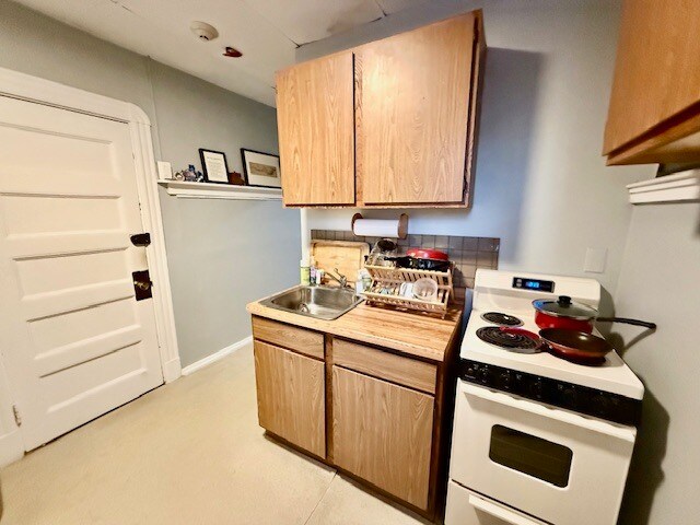 Building Photo - 14 Unity St